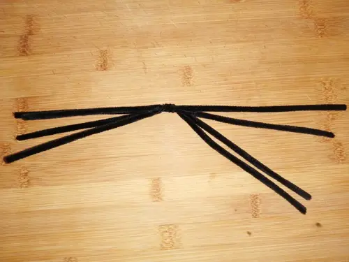pipe-cleaner-spiders-step-2